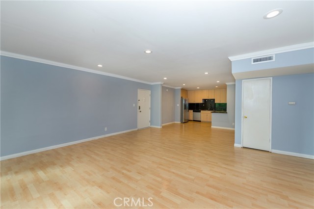 5315 Zelzah Avenue, 16 photo 7