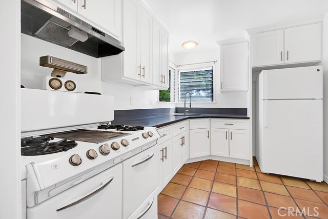 7453 Irvine Avenue photo 4