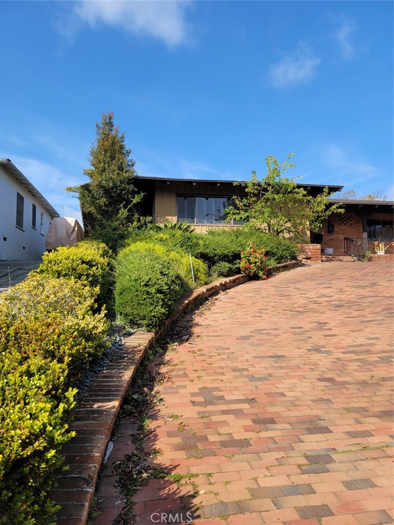 14949 La Cumbre Drive, Pacific Palisades, CA 90272