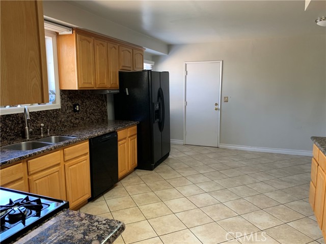17052 Barneston Street photo 2
