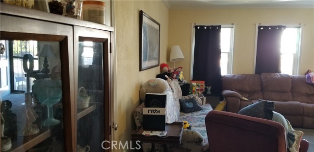 17642 Collins Street photo 5