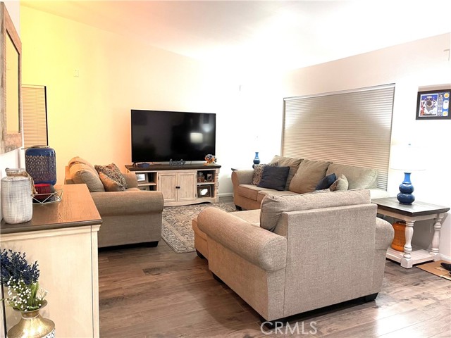 10100 Amigo Avenue photo 6