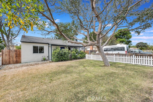 11422 Delano Street photo 1
