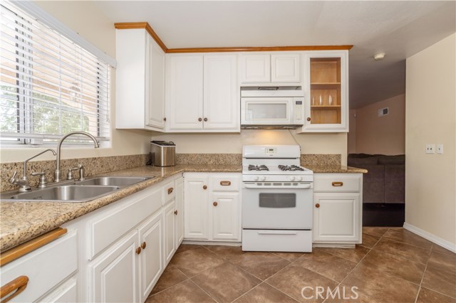 13231 Woodcock Avenue photo 5