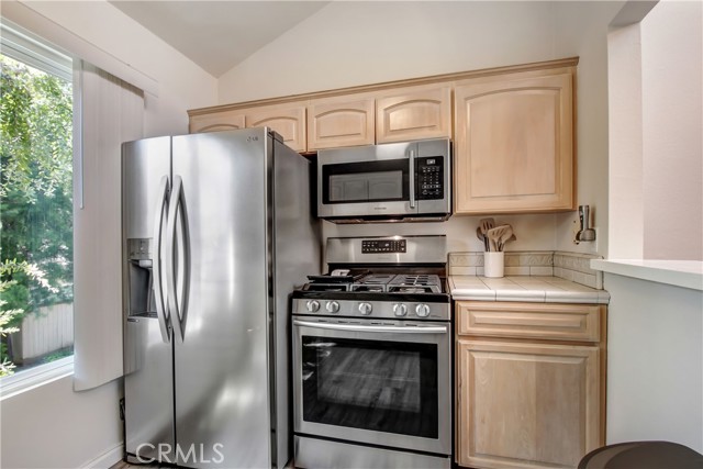 22330 Victory Boulevard, 506 photo 3