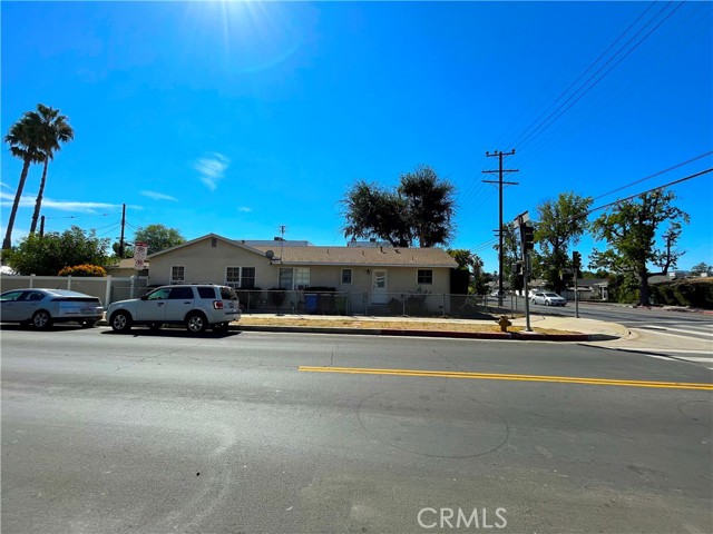 5758 Kester Avenue photo 8