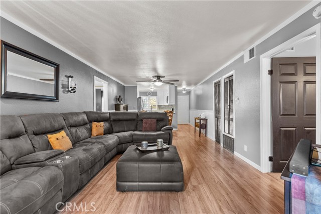 10636 Woodley Avenue, 15 photo 4