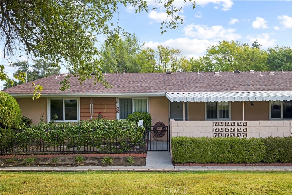 19140 Avenue Of The Oaks A, Newhall, CA 91321