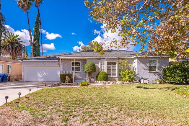 8427 Aura Avenue photo 2