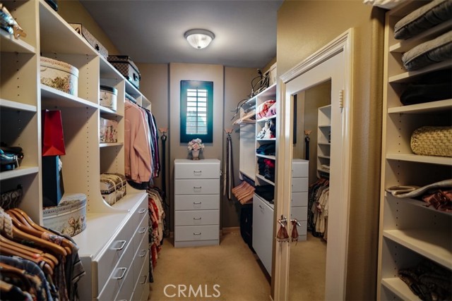 Walk-in Closet