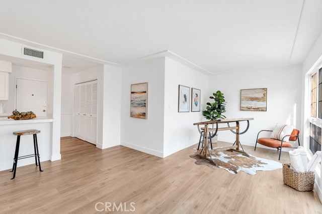 5050 Coldwater Canyon Avenue, 2 photo 8