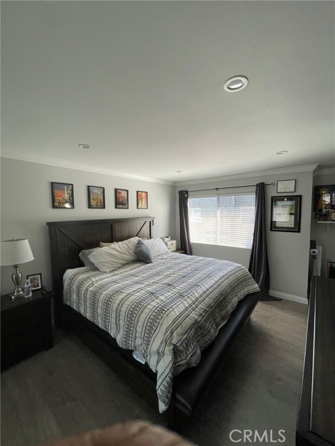 19050 Kittridge Street, 5 photo 5