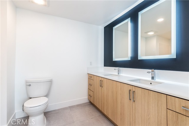 Detail Gallery Image 3 of 7 For 11500 Emelita St #302,  North Hollywood,  CA 91601 - 2 Beds | 2 Baths