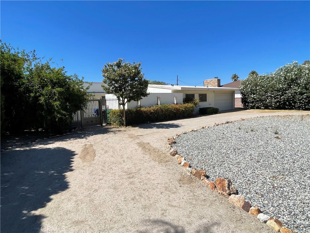 1104 W Lancaster Boulevard, Lancaster, CA 93534
