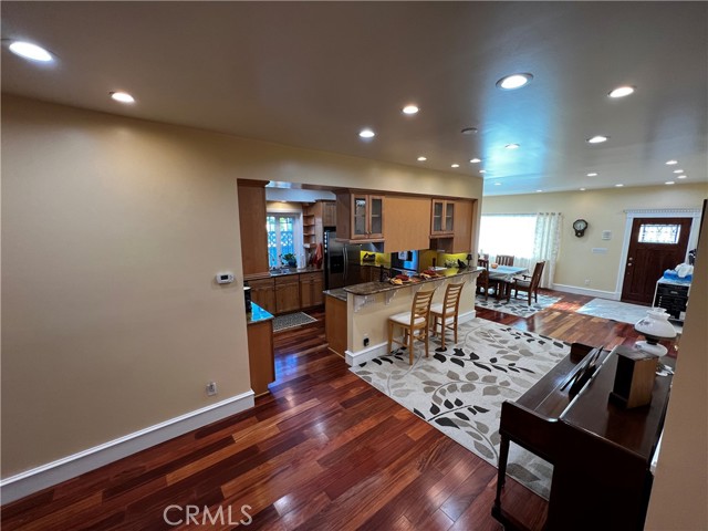 10655 Langmuir Avenue photo 2
