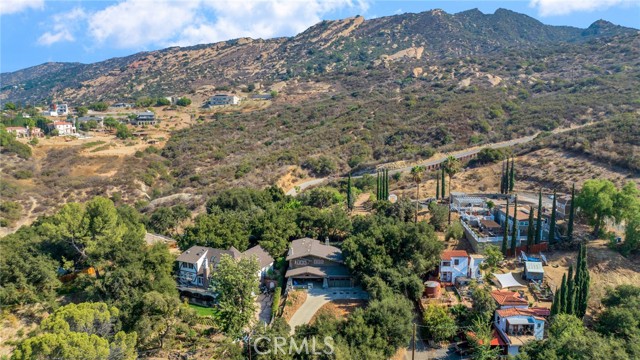 964 Riess Road photo 3