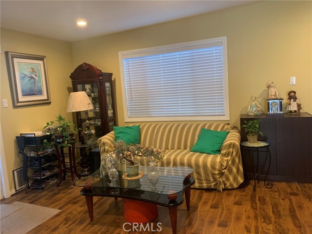 8840 Dorrington Avenue photo 3