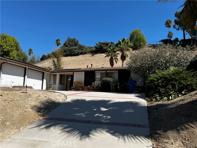 5746 Laramie Avenue photo 1