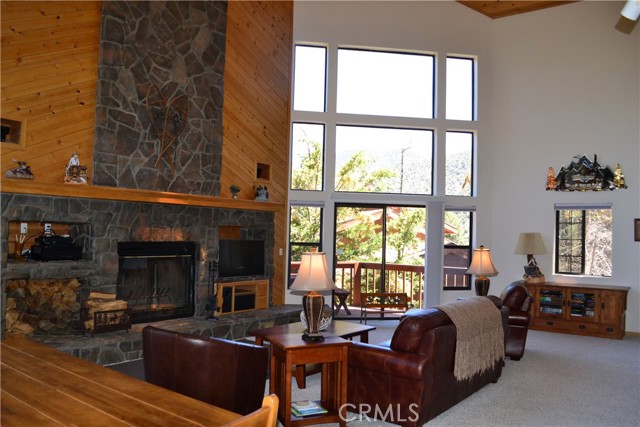 Detail Gallery Image 13 of 52 For 14001 Yellowstone Dr, Pine Mountain Club,  CA 93225 - 3 Beds | 3/1 Baths