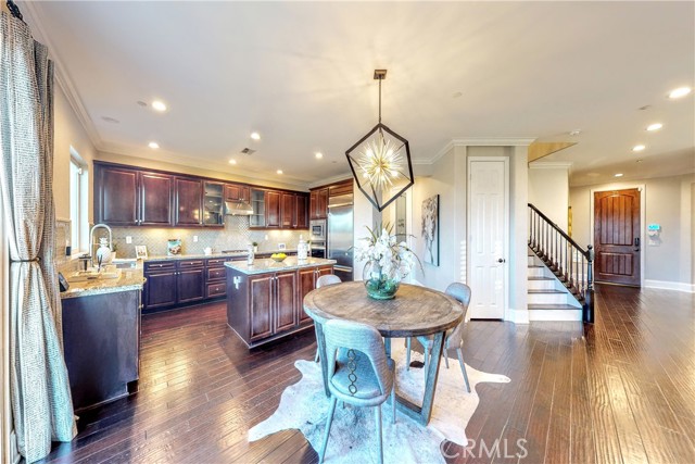 Breakfast Area - Kitchen