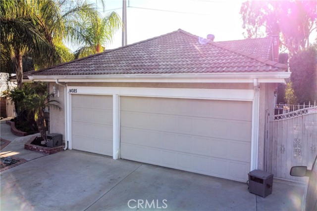 14085 Lakeside Street photo 2