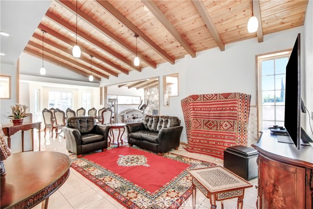 11522 Amestoy Avenue photo 3