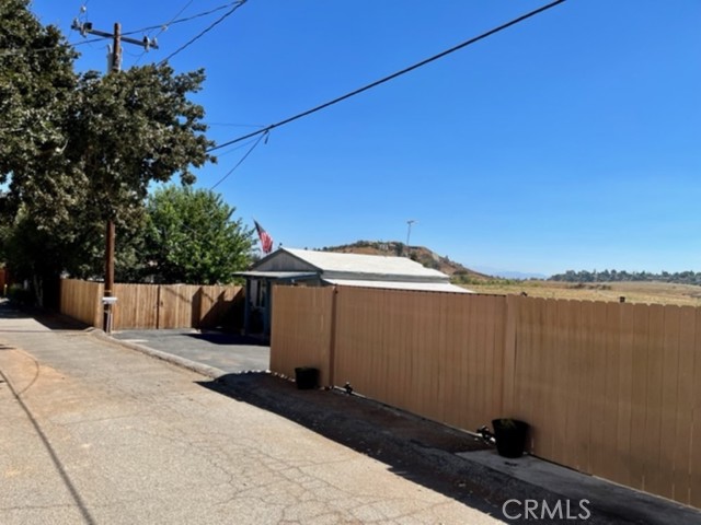 23140 Schumann Road photo 3