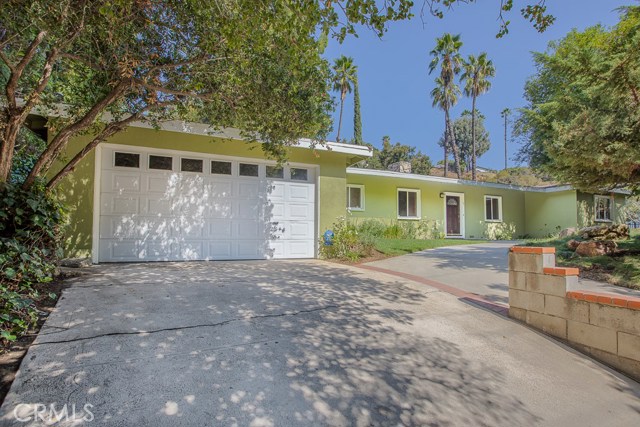 Photo of 16929 Escalon Drive, Encino, CA 91436
