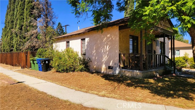 5717 Bianca Avenue photo 2