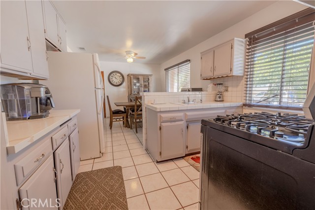 13166 Fernmont Street photo 4