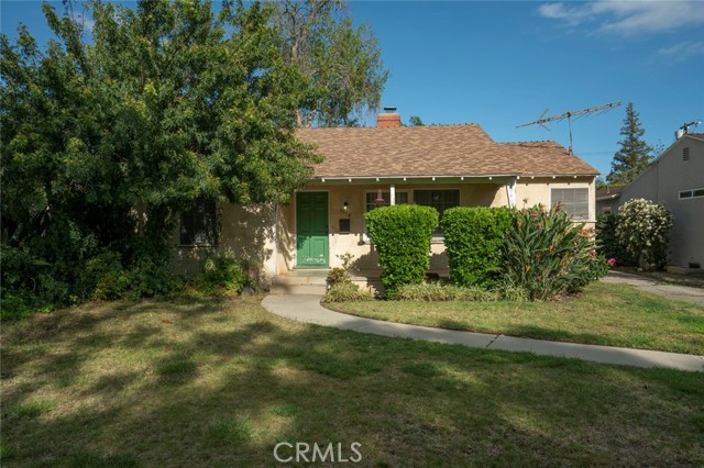 5018 Varna Avenue photo 1