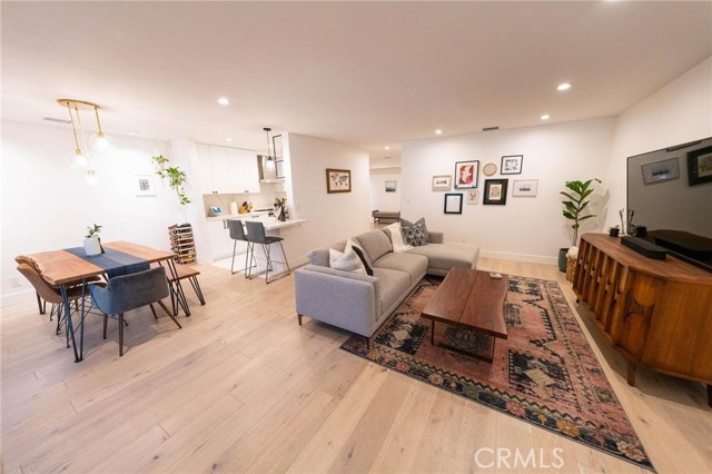 1221 North Kings Road, 202 photo 2