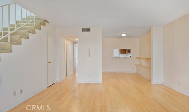 8744 Darby Avenue, 3 photo 4
