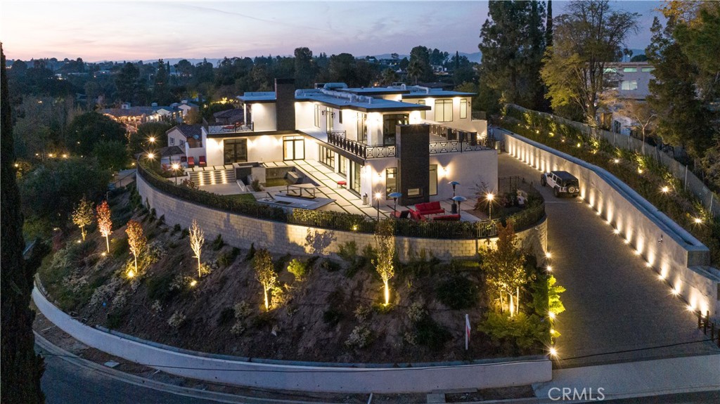 15819 High Knoll Road, Encino, CA 91436