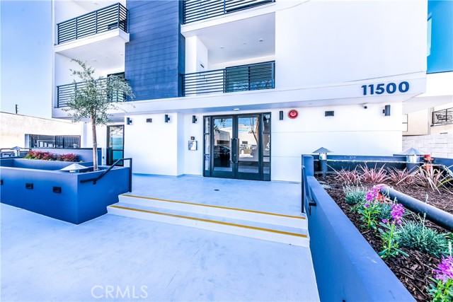 Detail Gallery Image 7 of 7 For 11500 Emelita St #401,  North Hollywood,  CA 91601 - 3 Beds | 2/1 Baths