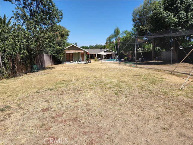 5833 Calvin Avenue photo 4