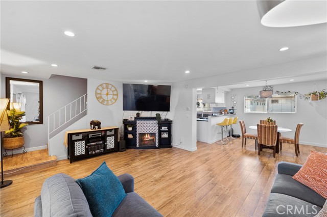 18550 Hatteras Street, 111 photo 7