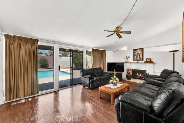 16411 Vincennes Street photo 5
