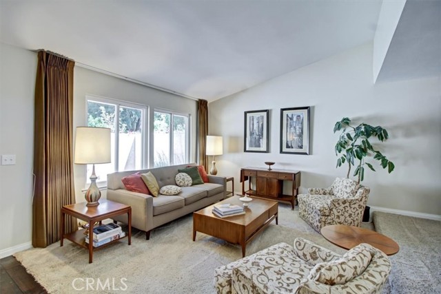 10200 Larwin Avenue, 6 photo 4