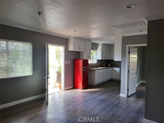 717 De Haven Street photo 2