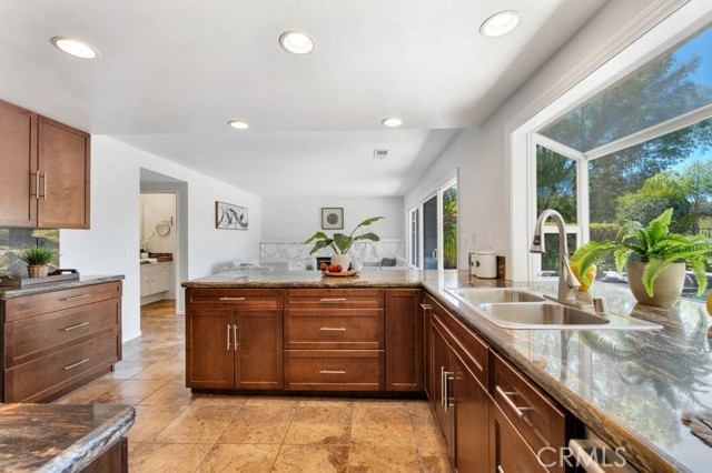 5913 Carell Avenue photo 8