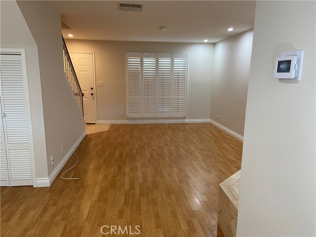 22103 Oxnard Street photo 6