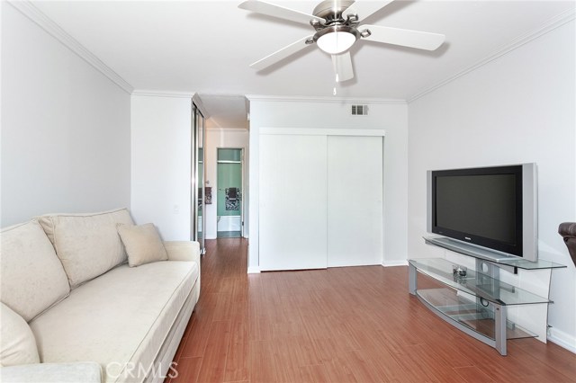 5334 Lindley Avenue, 317 photo 13