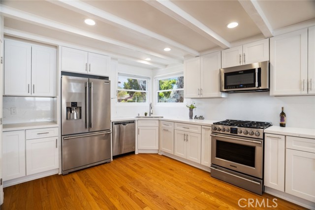22103 Del Valle Street photo 5