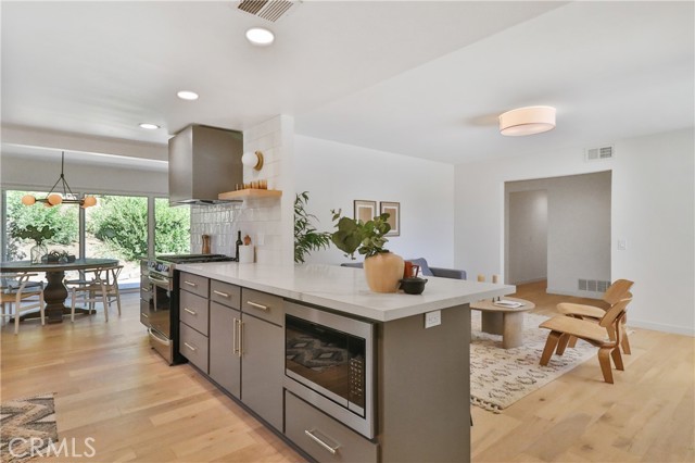 Kitchen w/ new built-in microwave