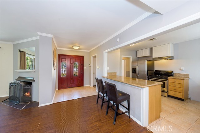 23310 Victory Boulevard photo 7