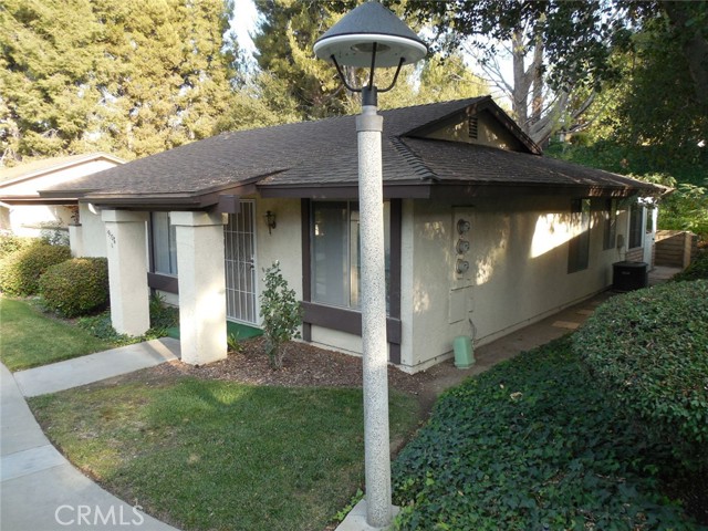 Detail Gallery Image 1 of 1 For 19508 Avenue of the Oaks #C,  Newhall,  CA 91321 - 2 Beds | 2 Baths