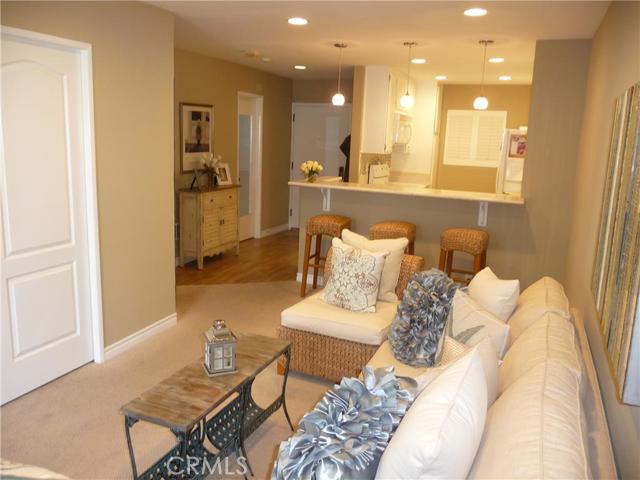 250 The Village, Redondo Beach, California 90277, 1 Bedroom Bedrooms, ,1 BathroomBathrooms,Residential,Sold,The Village,SR16010633