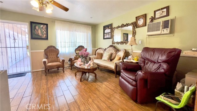 445 North Alexander Street photo 2