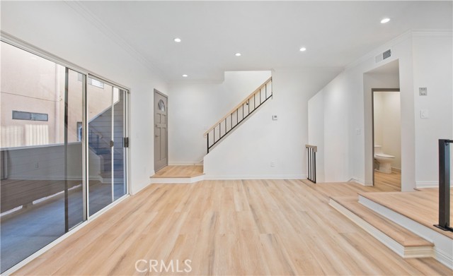 6926 Kester Avenue, 4 photo 3